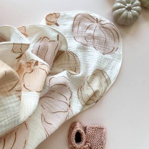 Muslin Baby blanket / big pumpkins